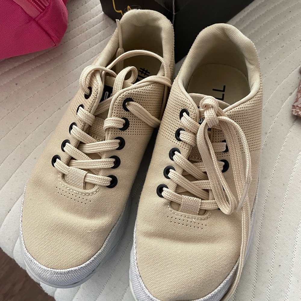 Women canvas shoes